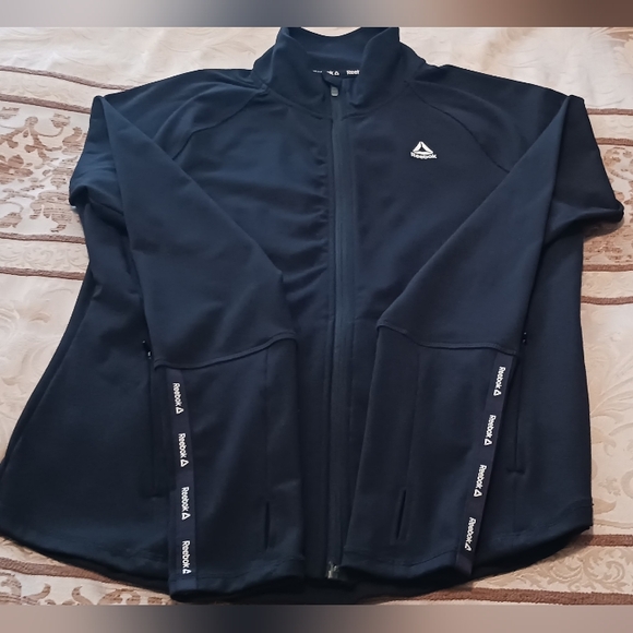 Reebok Jacket Black Size Large EUC PTP 19.5" W 26"L - Picture 12 of 12